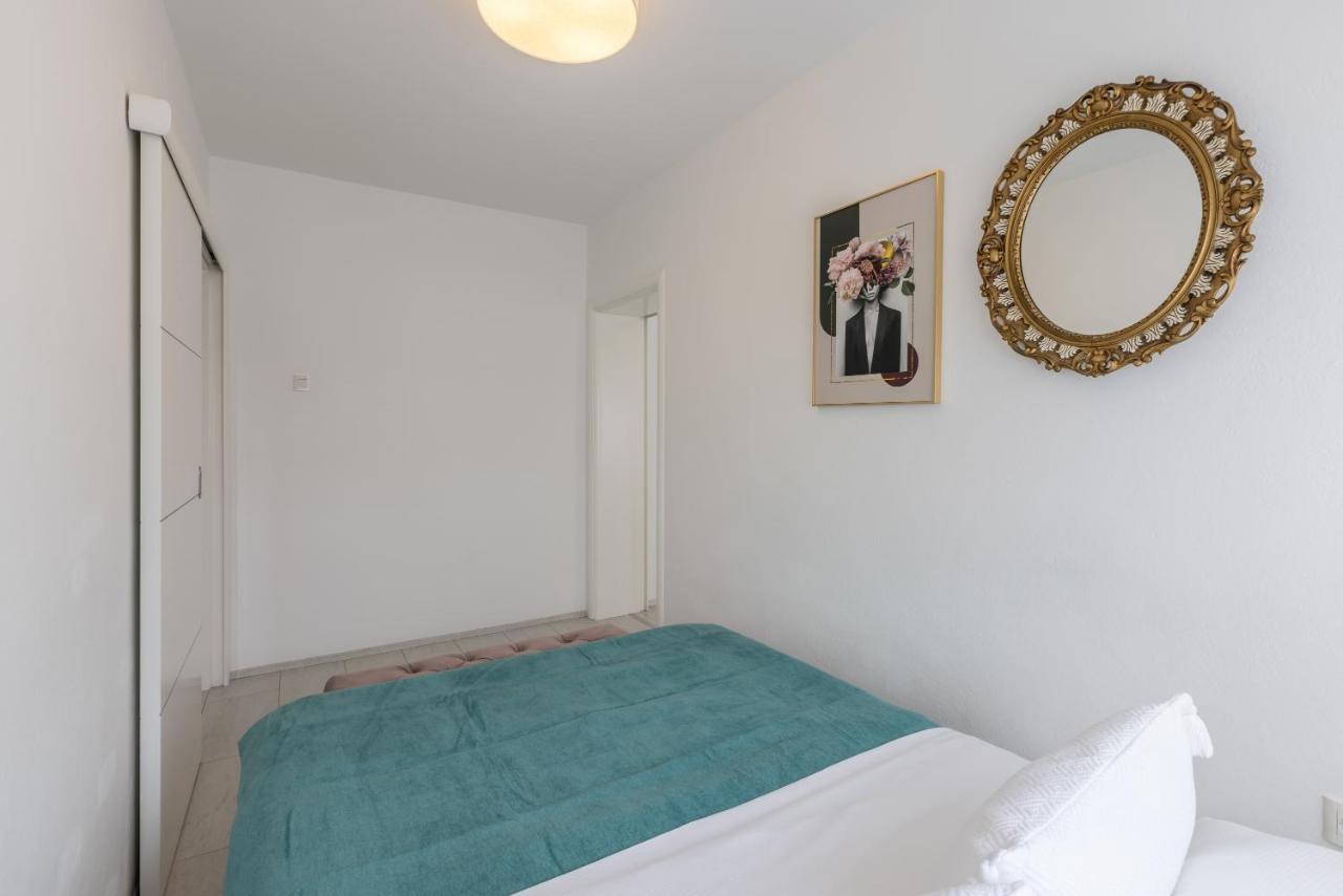 Doors Of West Apartment สปลิท ภายนอก รูปภาพ