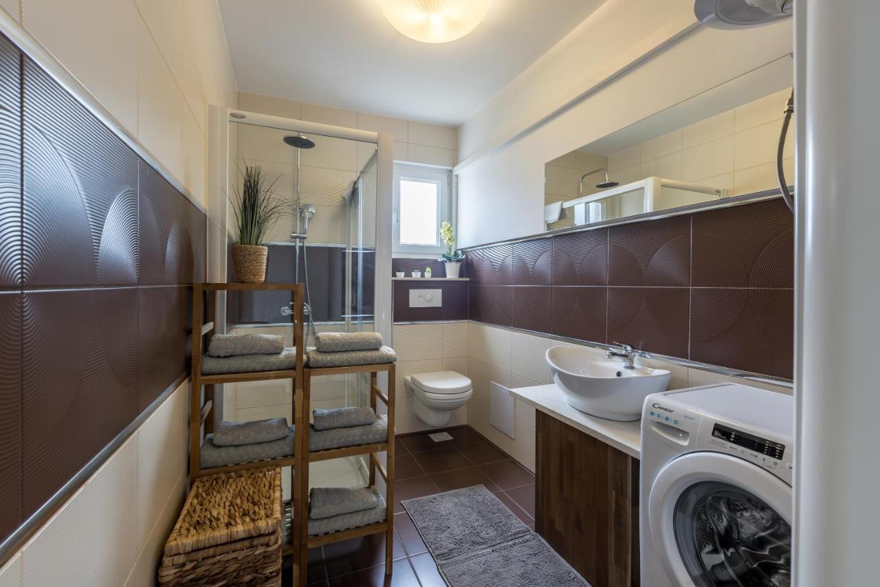 Doors Of West Apartment สปลิท ภายนอก รูปภาพ